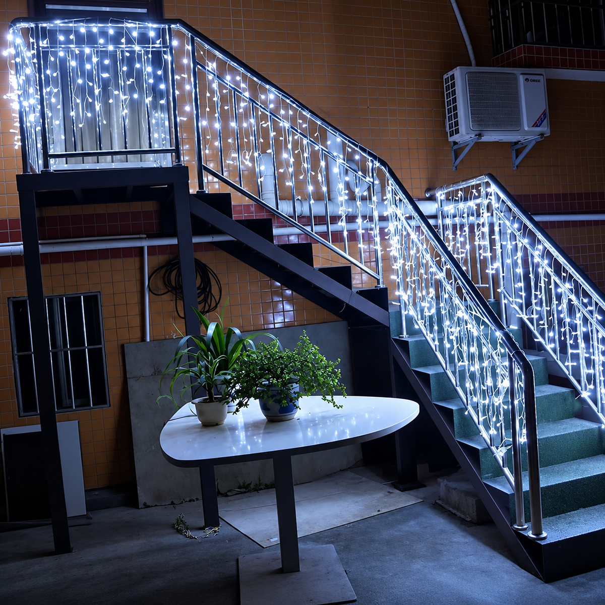 Instalatie Luminoasa de Craciun Tip Turturi, 20 m, 500 LED-uri Alb Rece, Interconectabila, 8 Moduri de Iluminare, IP44, Alimentare 220V, pentru Casa, Balcon, Terasa si Exterior